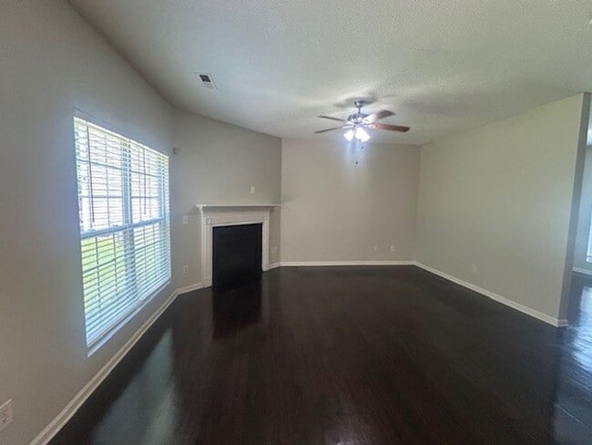 Building Photo - 4293 Kelso Dr