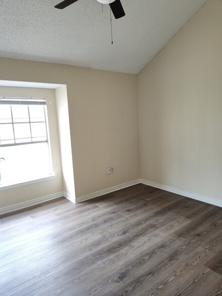 Building Photo - 8083 Bayou Fountain Ave