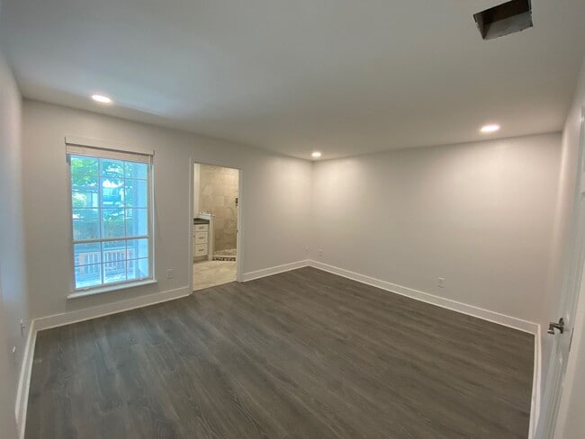 Building Photo - 1515 Grape St
