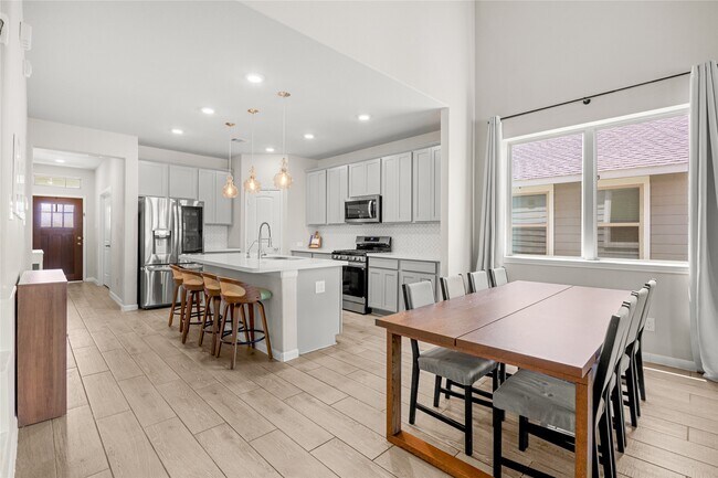Building Photo - 5347 Sunny Ray Dr