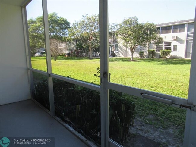 Building Photo - 93 Tilford S