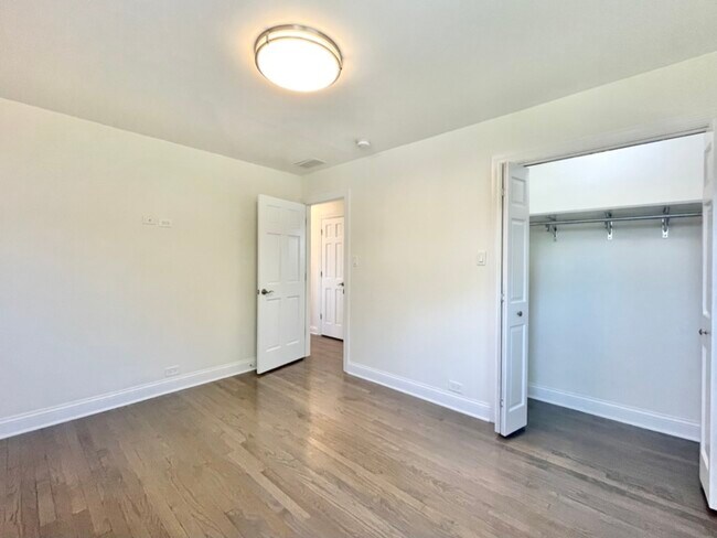 Building Photo - 7033 Simpson St
