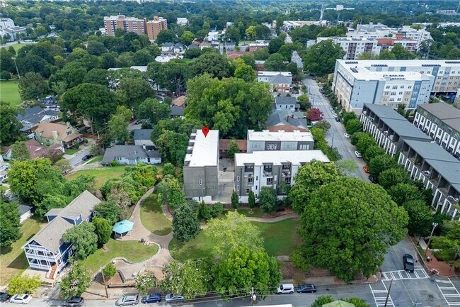 Building Photo - 456 Parkway Dr NE