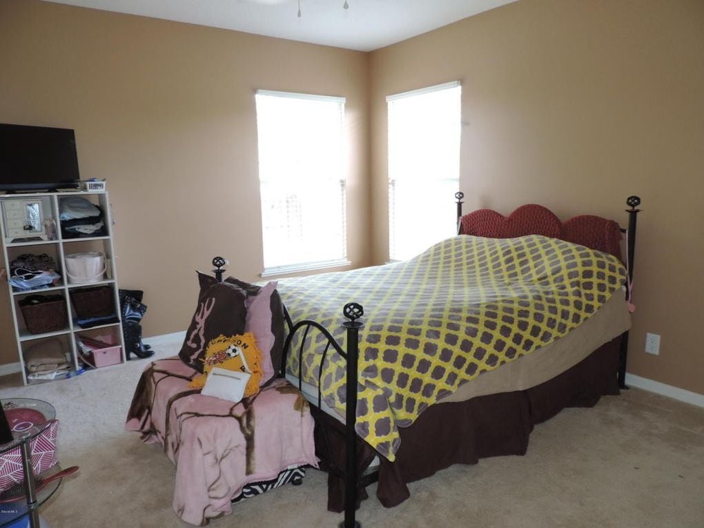 bedroom 2 - 3371 Freedom Ave