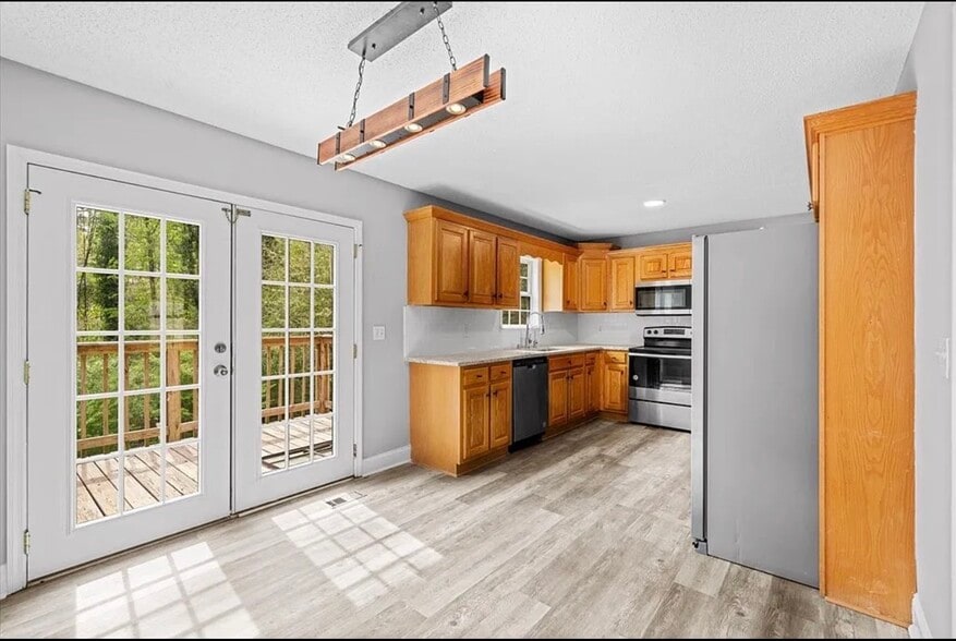 Building Photo - 124 Levi Dr