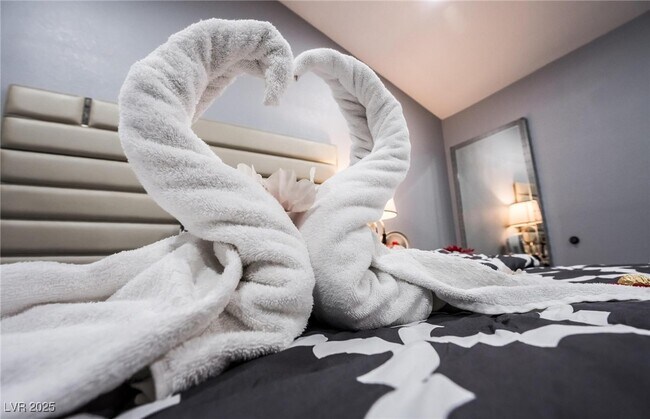 Building Photo - 7439 Trudy Ln