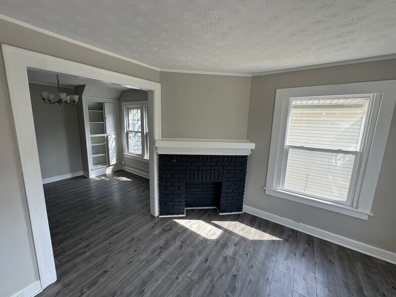 Building Photo - 1335 West Blvd