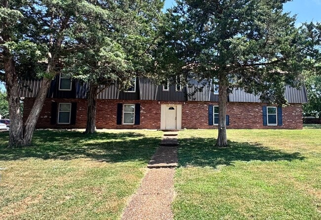 Building Photo - 1609 Chaddsford Dr