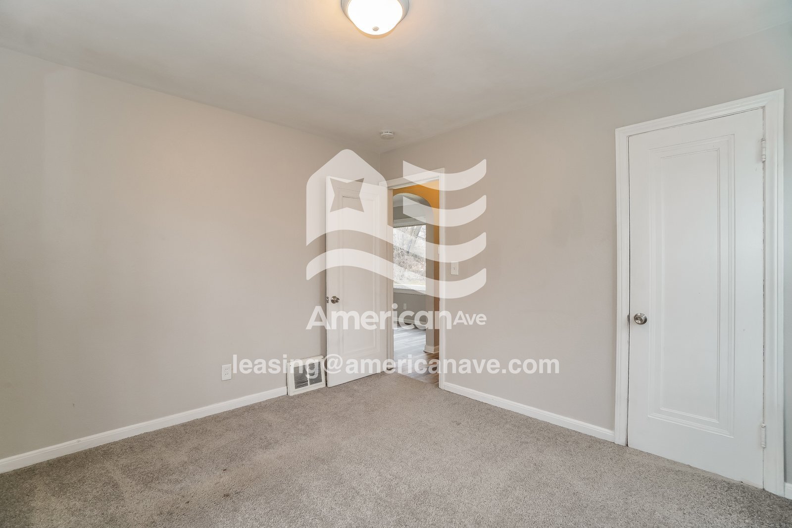 Building Photo - 810 Broer Ave
