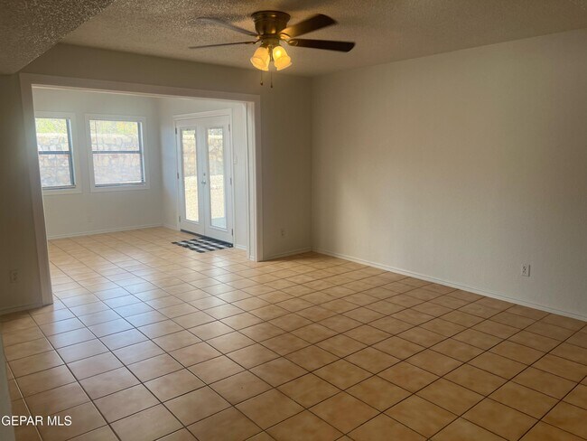 Building Photo - 7200 Alto Rey Ave
