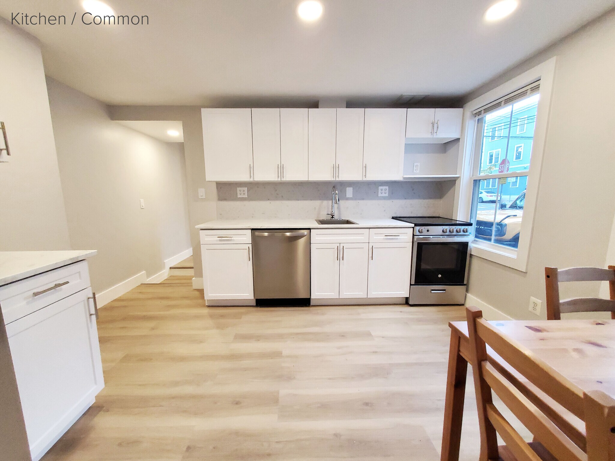 Building Photo - 98 Sciarappa St