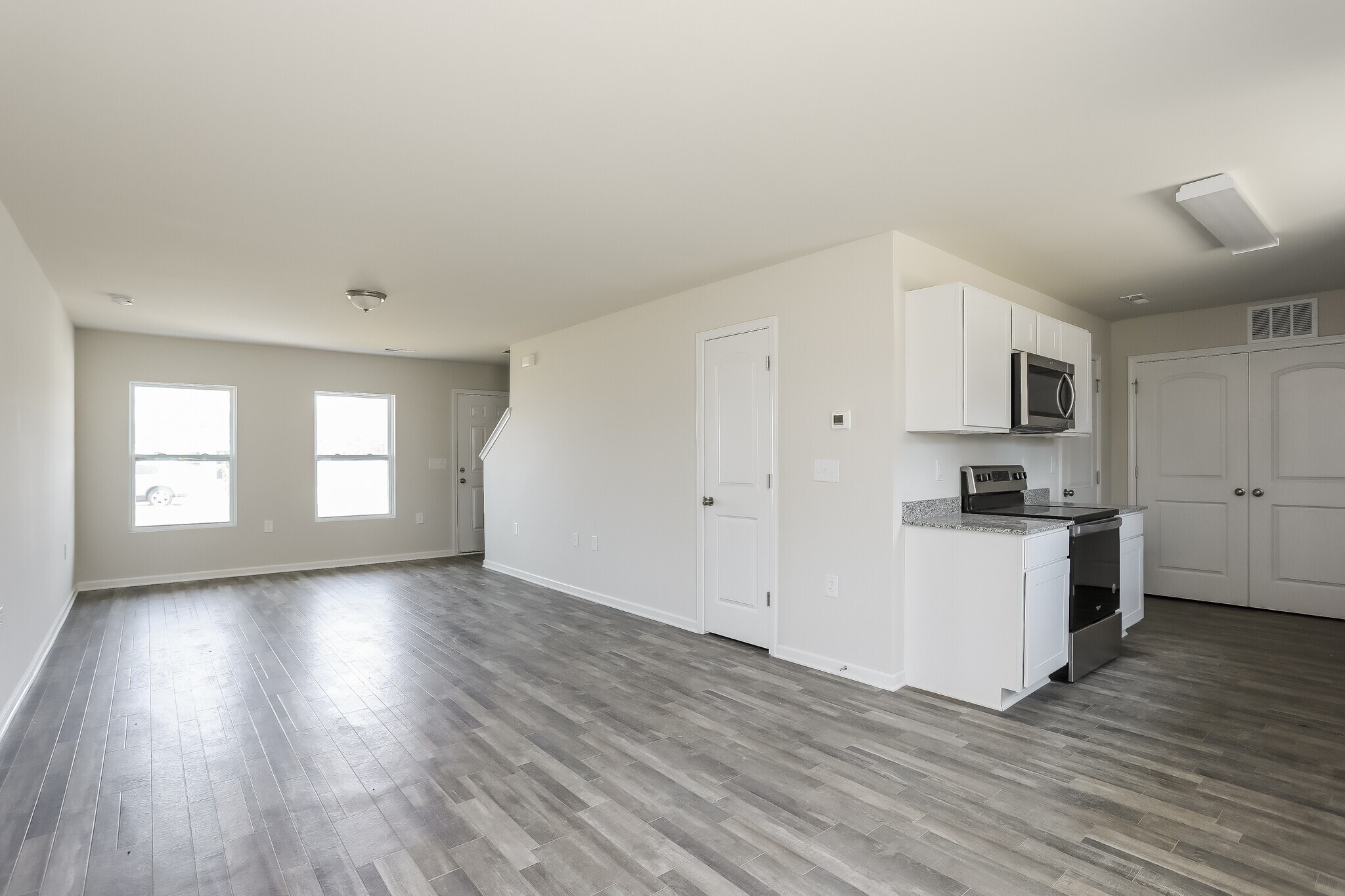 Building Photo - 2211 Samuel Ln