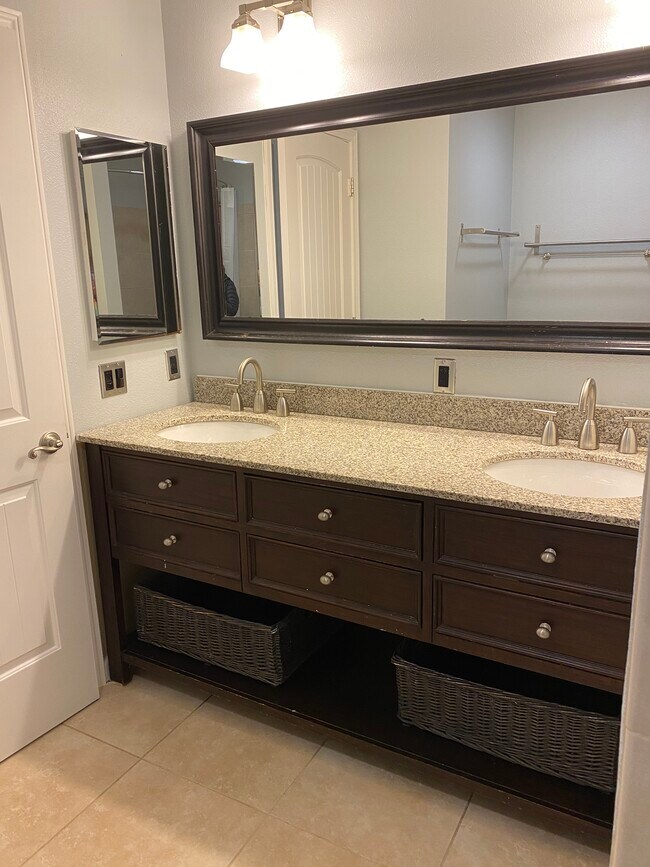 Master Bath - 1344 Bellevue Way NE