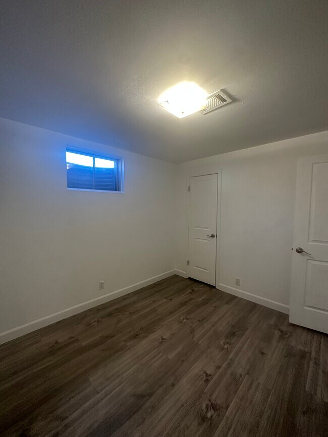 Building Photo - 10944 Larry Dr