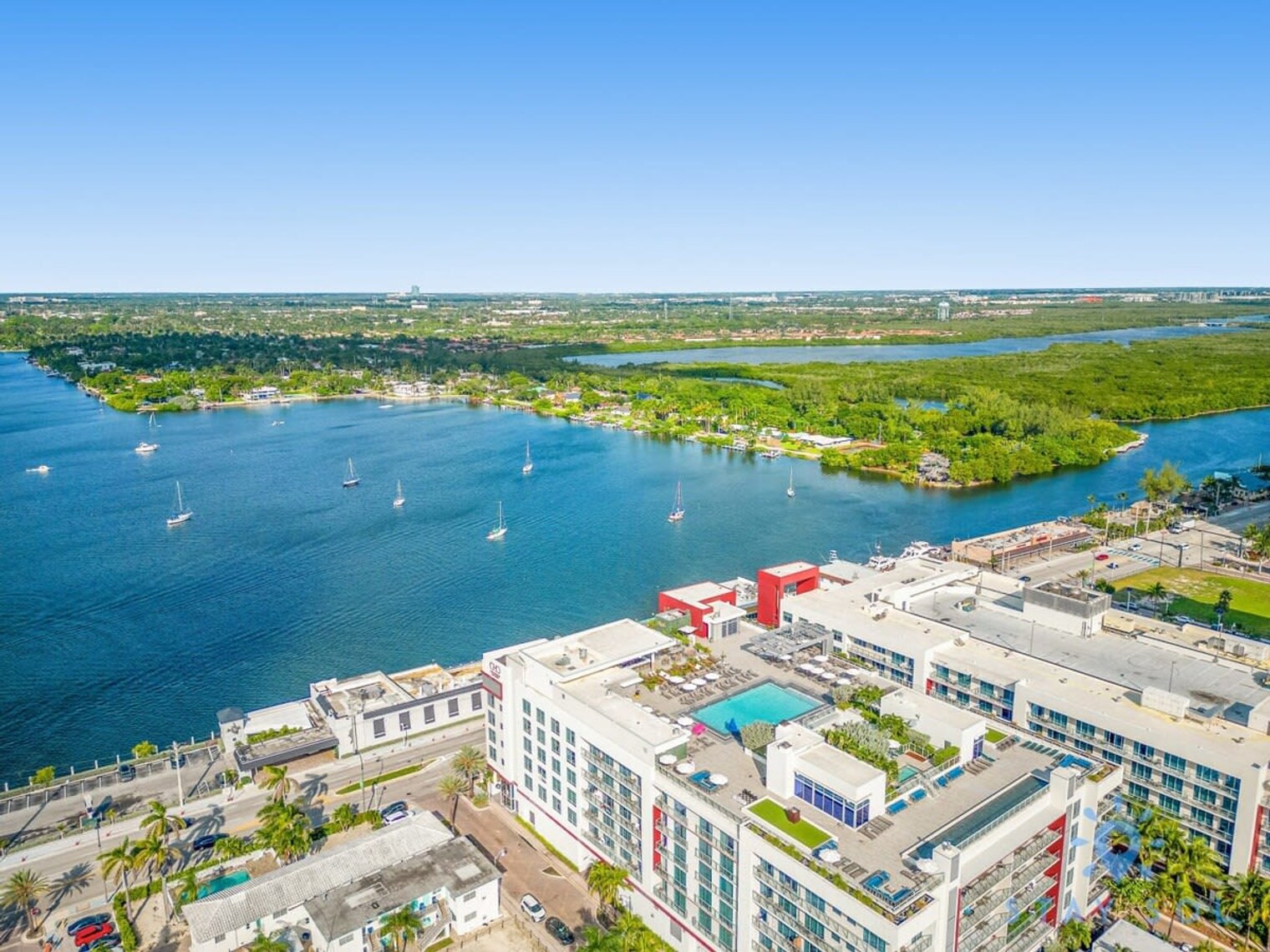 Building Photo - 101 N Ocean Dr