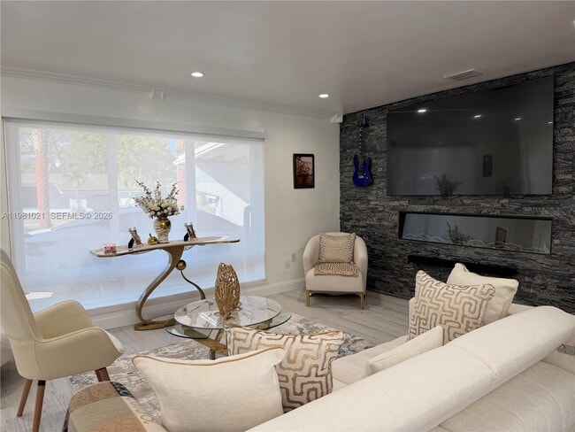 Building Photo - 2250 NW 22nd Ct