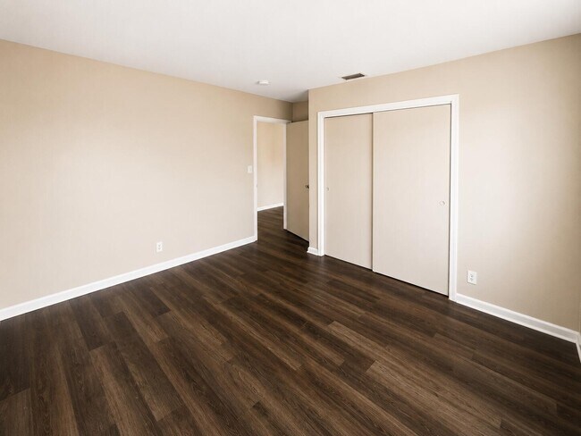 Building Photo - 4125 Woodside Dr