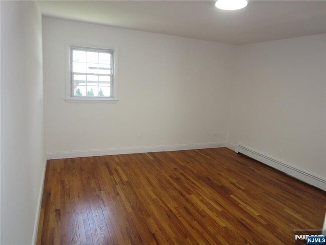 Building Photo - 423 Leonhardt Dr