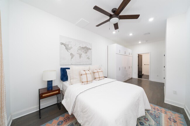 Building Photo - 201 Zabriskie St