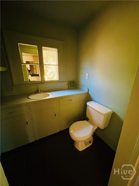 Building Photo - 75 Arch St