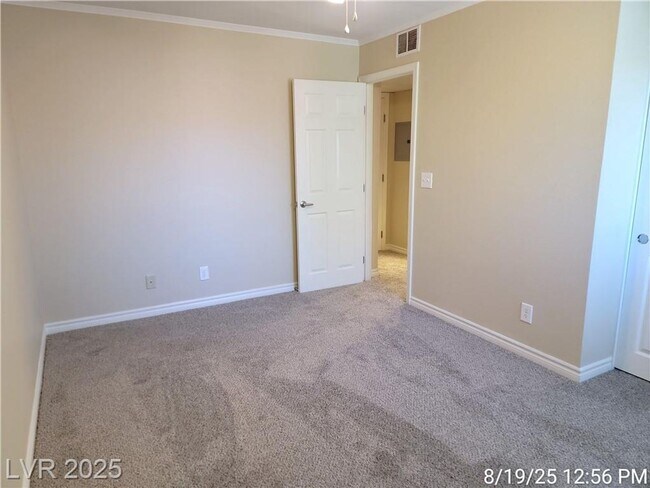 Building Photo - Adorable unit in Bella Vita community!