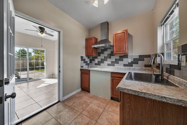 Building Photo - 25208 Forest Ledge Dr