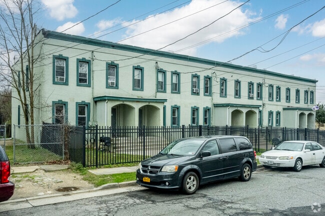 Building Photo - 21-31 Linden Pl