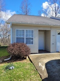 Building Photo - Welcome Home to Serenity and Comfort!