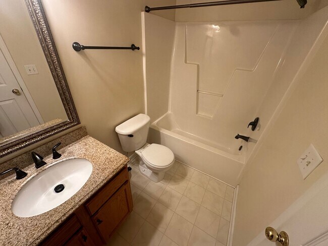 Building Photo - 518 Auburn Square Dr