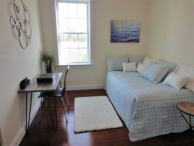 Building Photo - 93 Sciarappa St