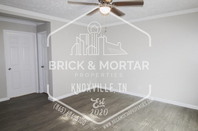 Building Photo - 1733 Lively Rd