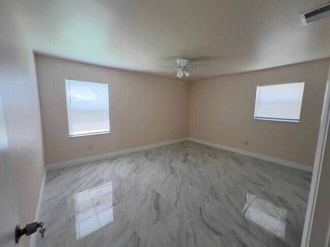 Building Photo - 7926 Burlwood Ln