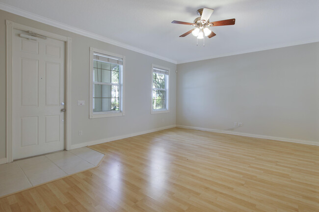 Building Photo - 3057 E Community Dr
