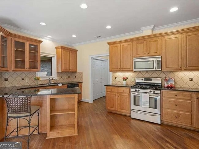 Building Photo - 15905 Westbrook Rd