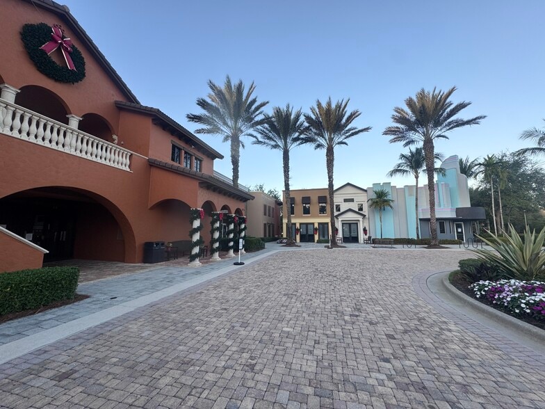 Building Photo - 9147 Delano St