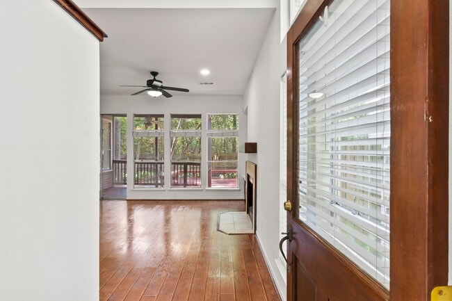 Building Photo - 15 Breezy Point Pl