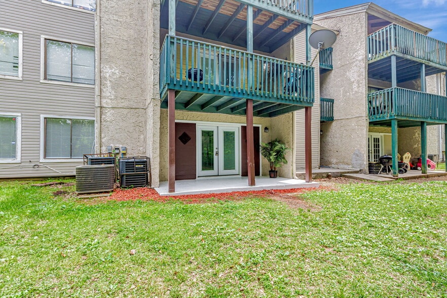 Building Photo - 3575 Oakvale Rd