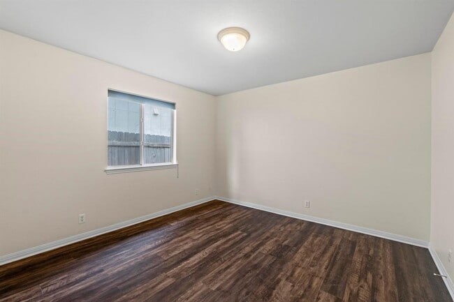 Building Photo - 1137 Don Ann St