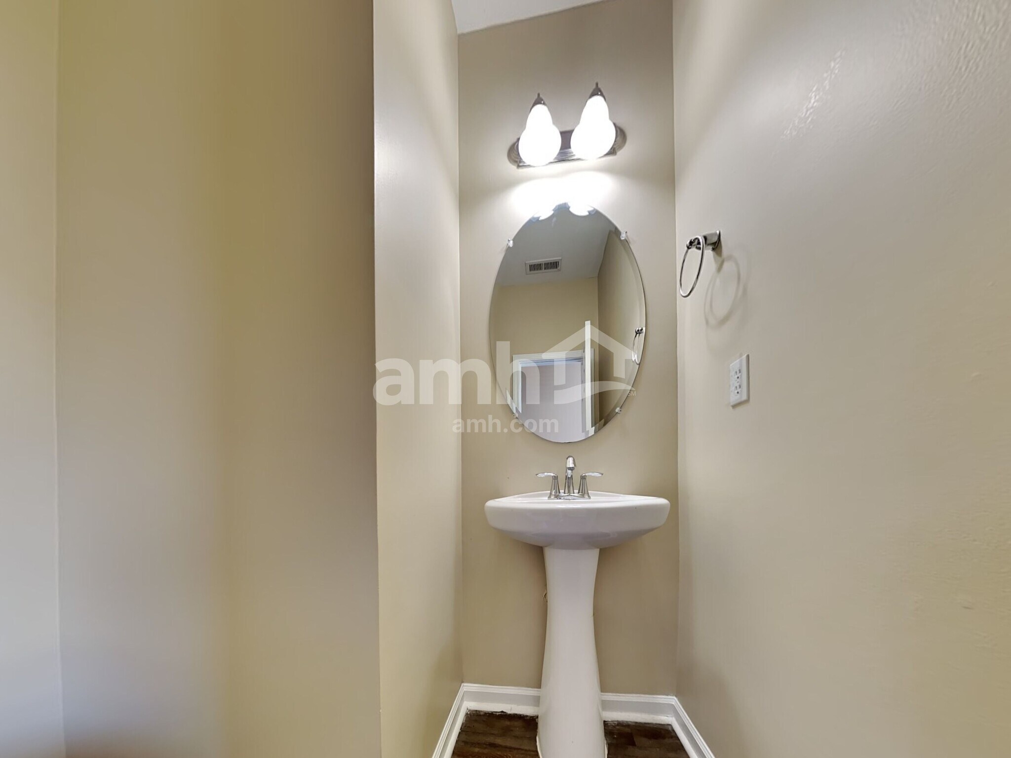 Building Photo - 225 Two Forts Rd