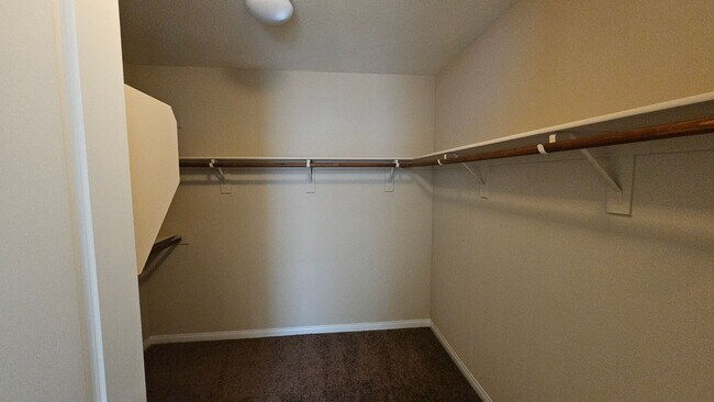 Building Photo - Large 4 bedroom in gated Stetson Trails Community