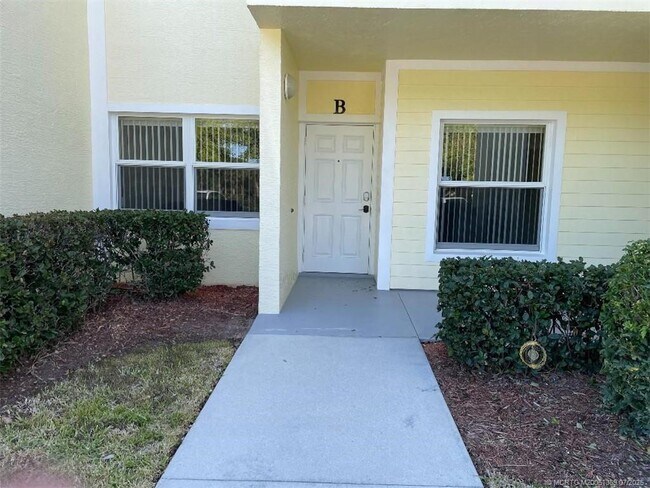 Primary Photo - 4210 Gator Trace Ave