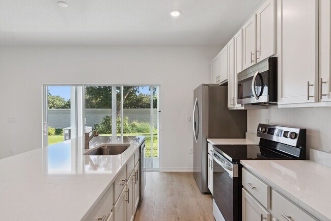 Building Photo - 1108 Elm Dr
