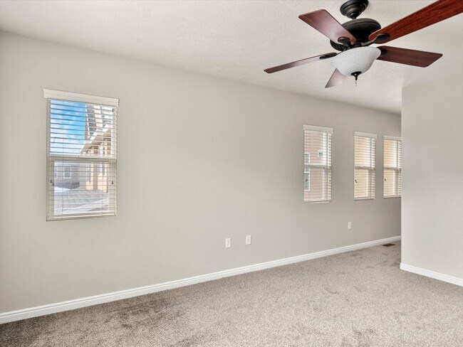 Building Photo - Newly Updated South Ogden Townhome | 3 Bed | Private Backyard | 2-Car Garage