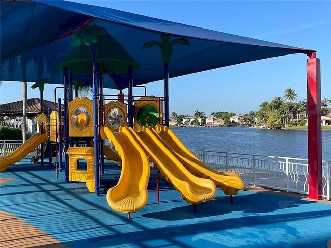 Building Photo - 10730 NW 66th St