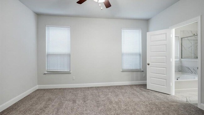 Building Photo - 2037 Almassera Dr