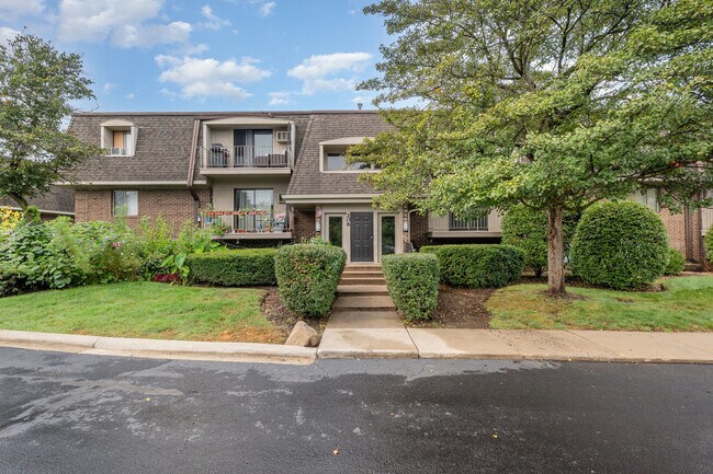 Primary Photo - 208 E Bailey Rd
