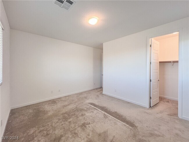 Building Photo - 762 Spirit Lake St