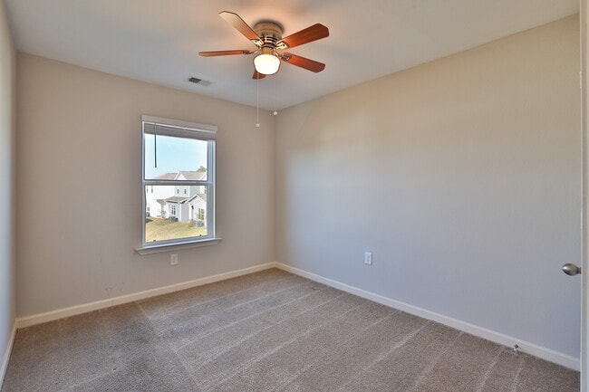 Building Photo - 6393 Raibow Row