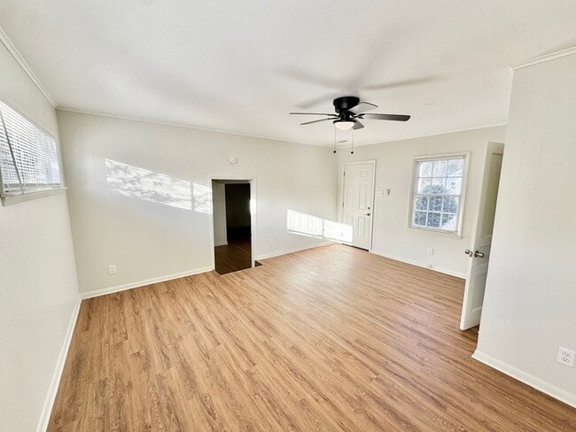 Building Photo - 3880 Spottswood Ave