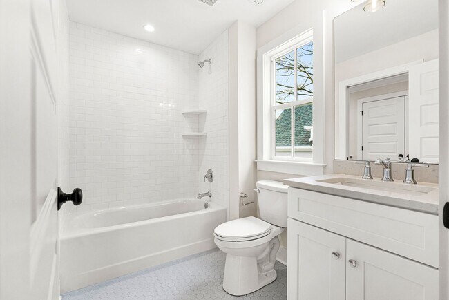 Building Photo - 3 Bedroom, 3 Bathroom Home in Durham